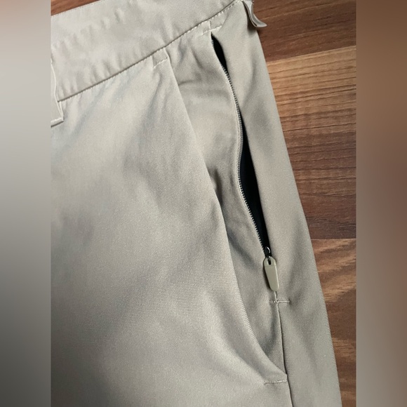 Lululemon Commission Classic-Fit Short 9" *Warpstreme | men’s size 36 - Picture 3 of 7